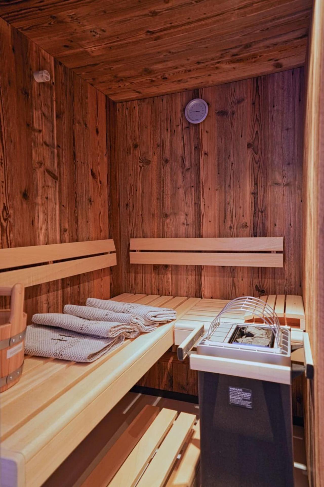 Hotel & Appartements Heigenhauser Waidring Bagian luar foto