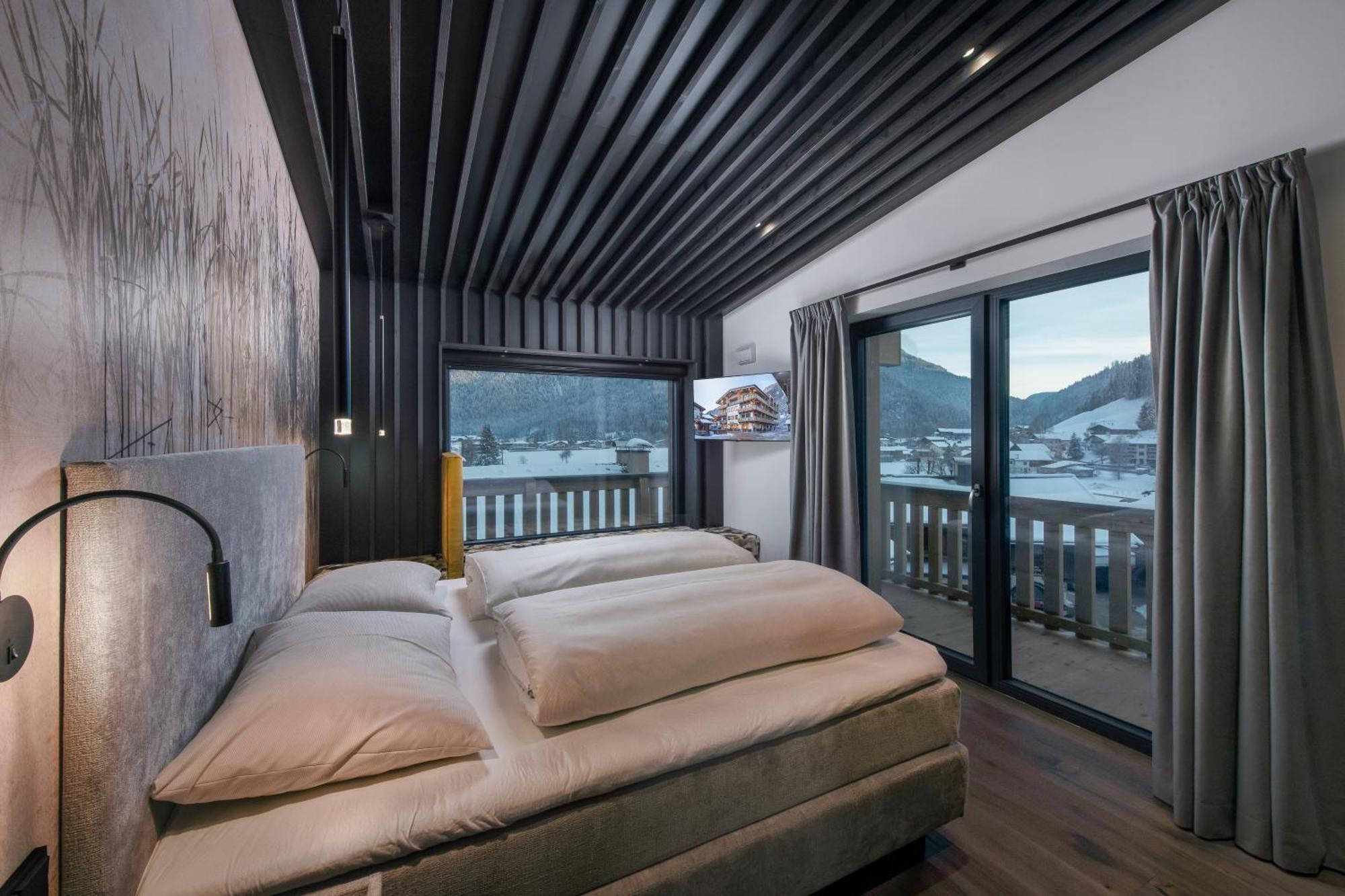 Hotel & Appartements Heigenhauser Waidring Bagian luar foto